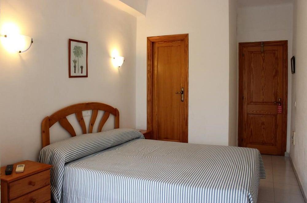 פורט ד'אלקודיה Hostal Vista Alegre מראה חיצוני תמונה
